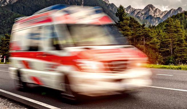 Krankenkasse muss Gebühren für Transport im Rettungswagen erstatten